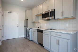 Interior Photo - Gateway at Belknap
