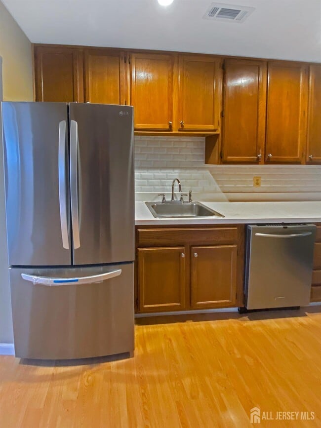 Building Photo - 3910 Birchwood Ct