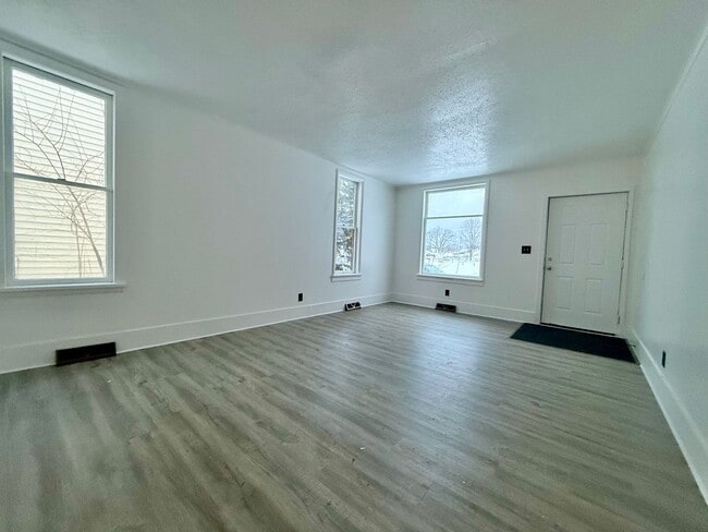 Foto del edificio - Four Bedroom Home in Muskegon