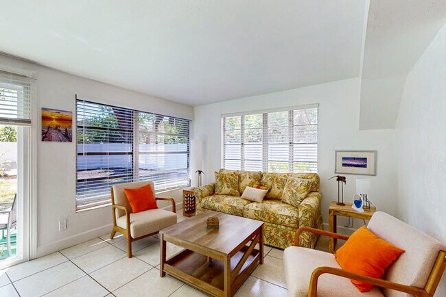 Building Photo - 4810 Winchester Dr