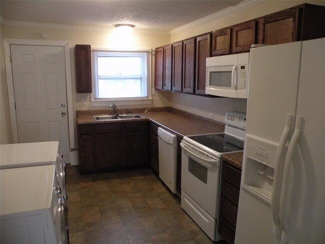 Building Photo - 1527 Sam Houston Ave