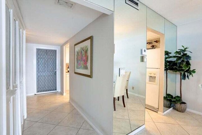 Building Photo - 1051 Sugar Sands Blvd