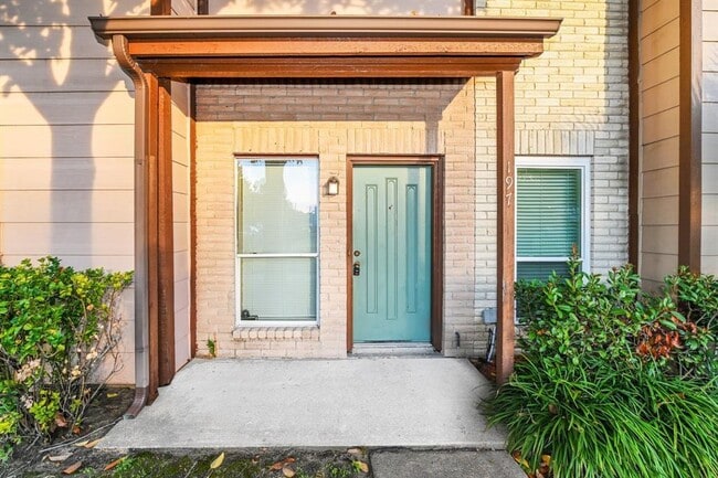 Building Photo - 12500 Brookglade Cir