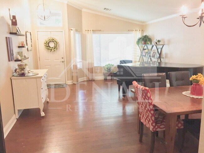 Foto del edificio - 5758 E Garnet Ave