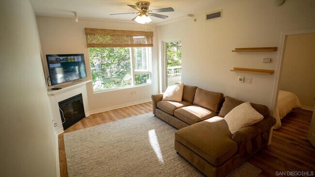 Foto del edificio - 300 W Beech St