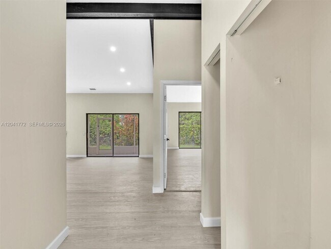 Foto del edificio - 8813 NW Paradise Ct
