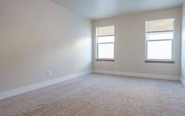 Foto del edificio - 1543 7th Ave W