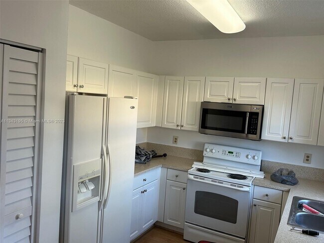 Foto del edificio - 4107 NE 24th Ct