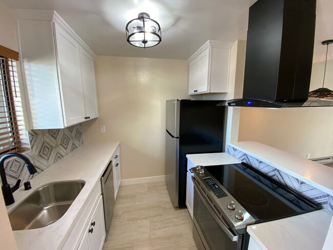 Building Photo - 1621 ALVARADO AVE  4-PLEX