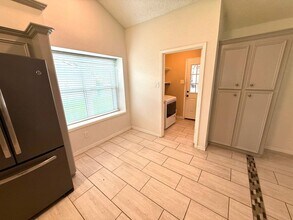 Building Photo - 646 Fair Oak Dr