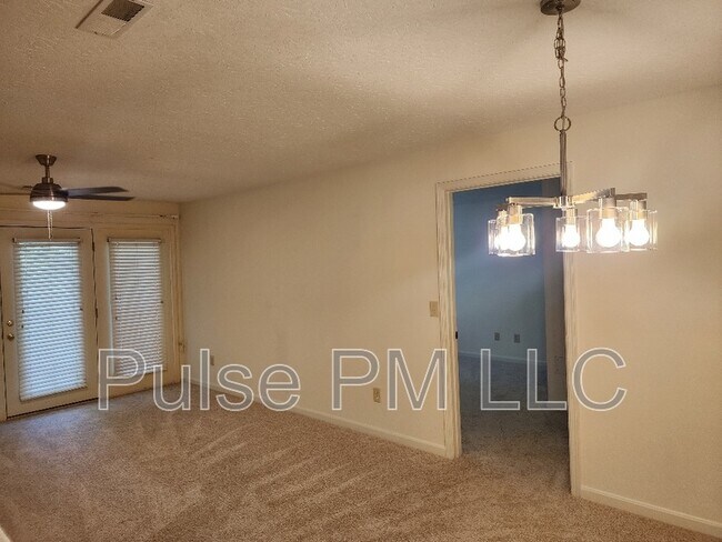 Building Photo - 135 Dale Hollow Dr