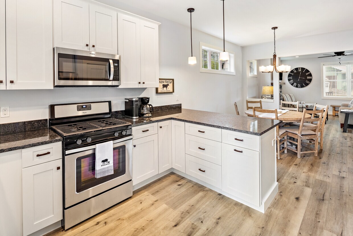 50 Westside Vlg Rd, Fairview, NC 28730 House Rental in Fairview, NC