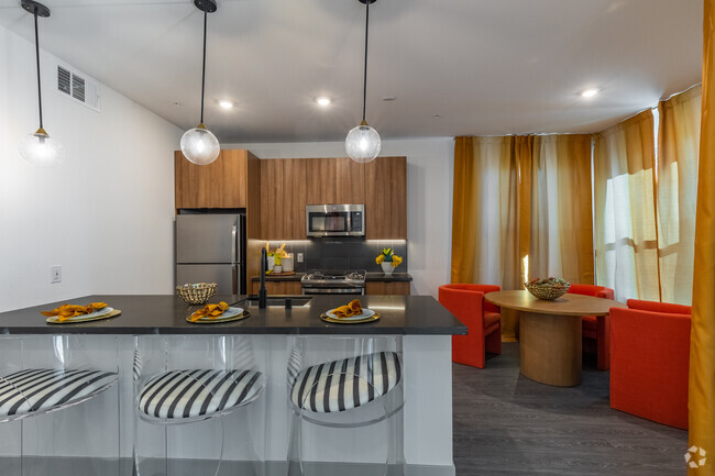Bonnie 1 BR, 1 BA - 83 metros cuadrados - Envision at Sunset