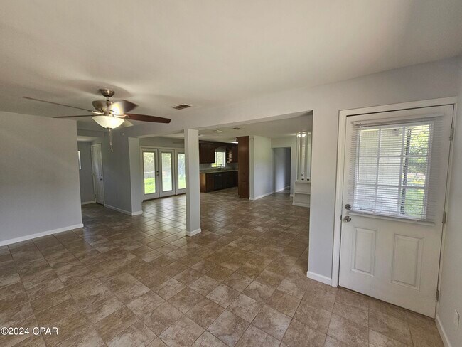 Building Photo - 112 Martin Lake Dr