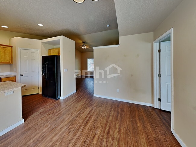 Building Photo - 11603 Shelburne St