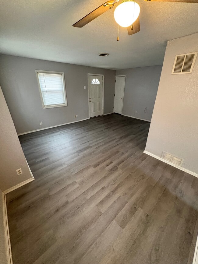 Foto del edificio - 1842 Shady Crest St