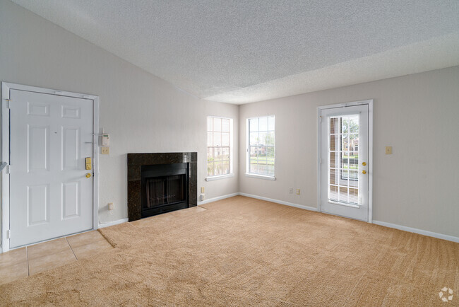 2BR, 1BA - 810SF - Living Room - Regency Gardens