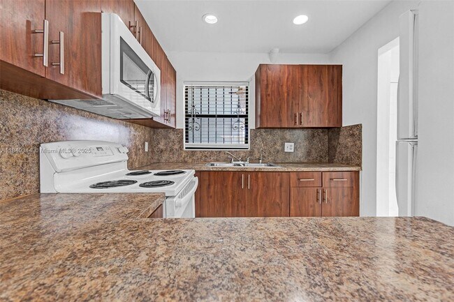 Building Photo - 6215 W 24th Ave