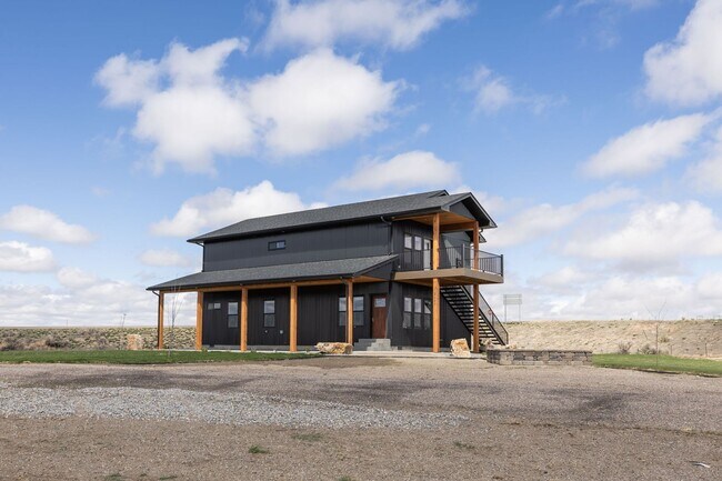 Building Photo - L2422OY