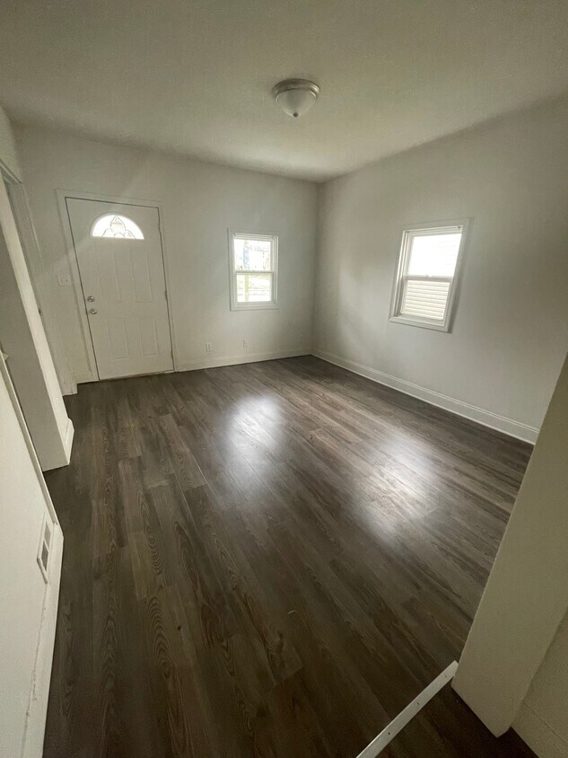 Foto del edificio - 428 E 2nd St