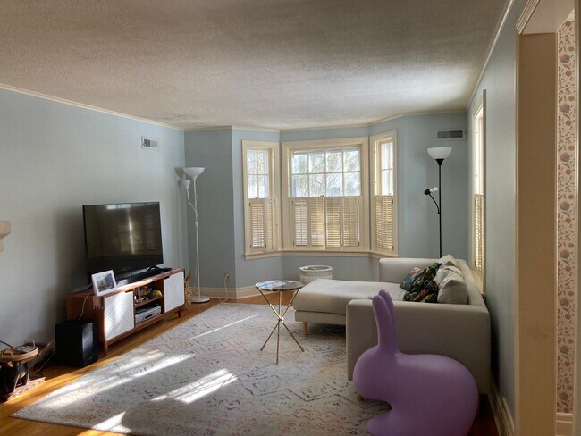 Foto del edificio - 129 Orvilton Dr