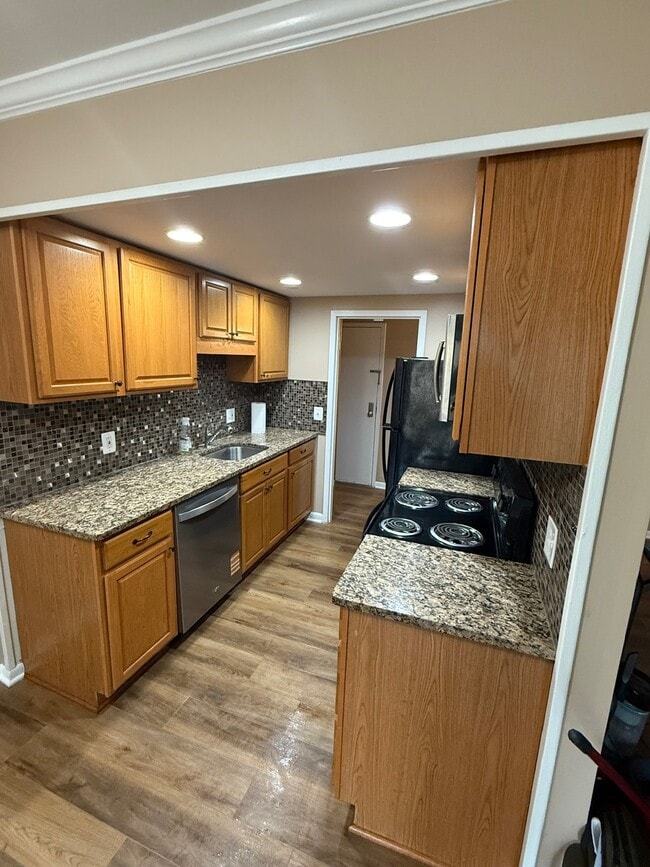Building Photo - 2257 Castle Rock Square
