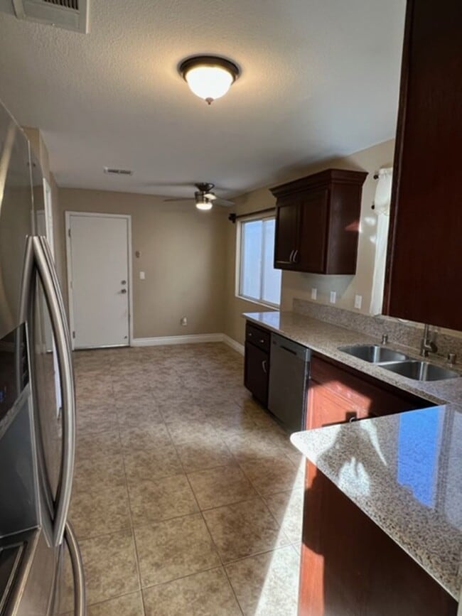 Building Photo - Beautiful Upgraded Property