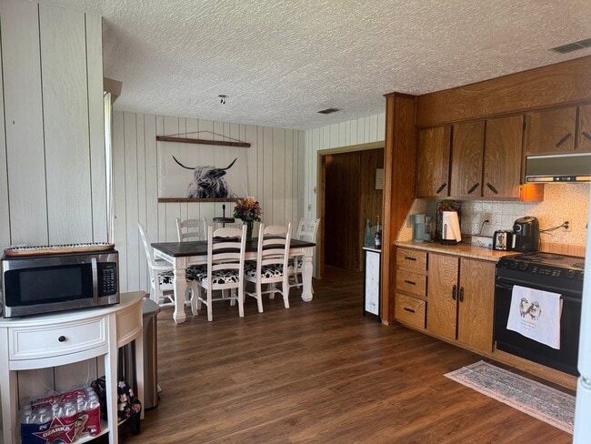 Foto del edificio - 3404 State Hwy 154 E