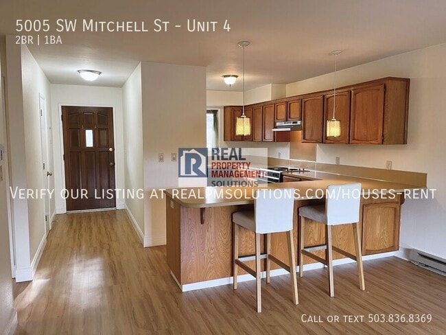 Building Photo - 5005 SW Mitchell St