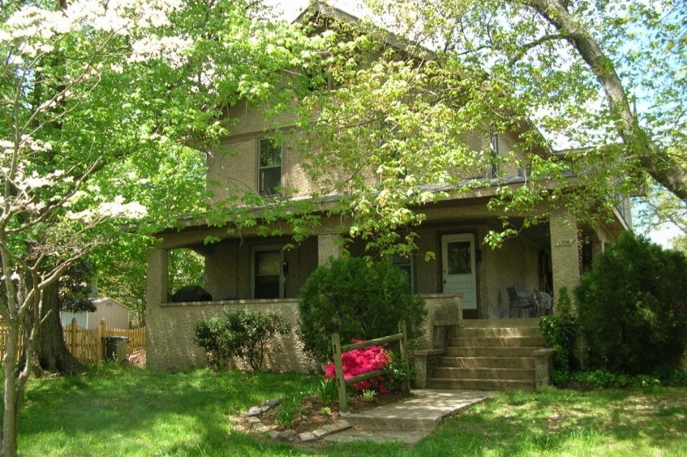 Primary Photo - 1208 Avondale Ave