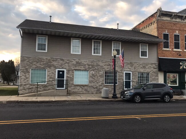 Foto del edificio - 105 N Elm St