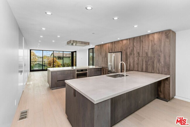 Foto del edificio - 2714 Highland Ave