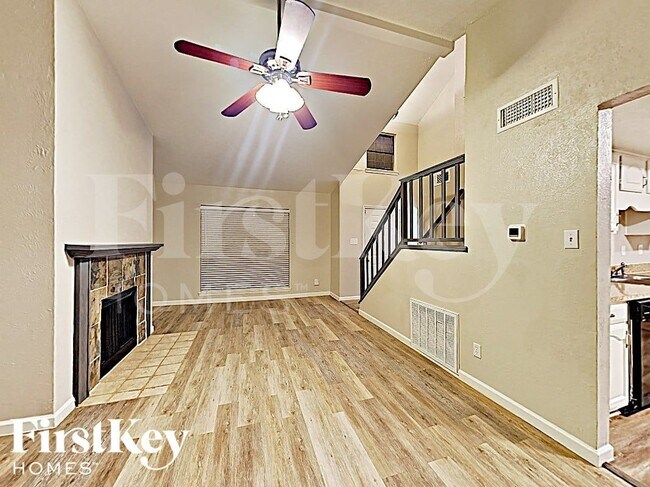 Building Photo - 2805 Galemeadow Dr