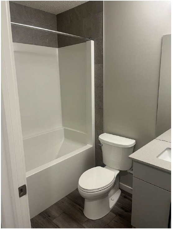 Building Photo - 3527 6 Ave SW