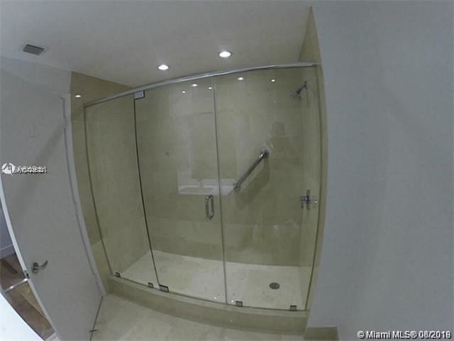 Foto del edificio - 21150 NE 38th Ave
