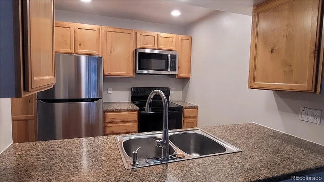 Foto del edificio - 10890 W Evans Ave