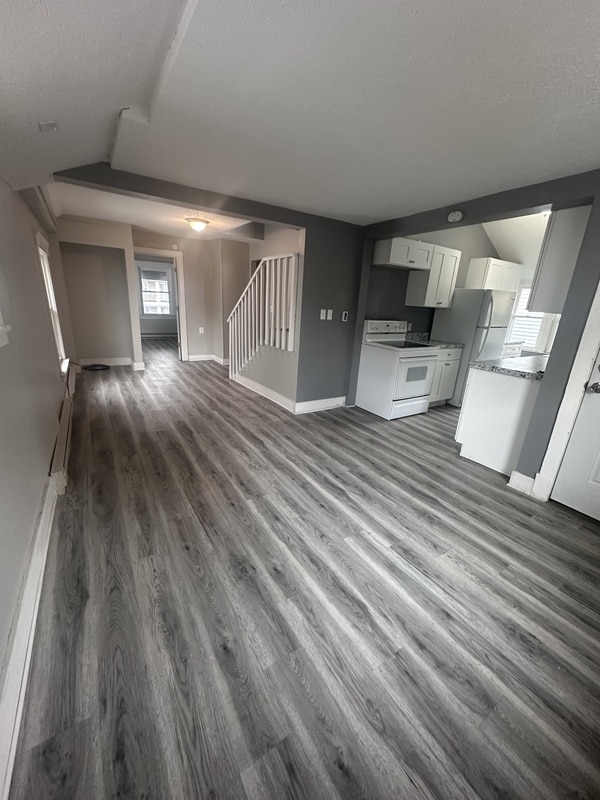 Foto principal - 2071 W 103rd St