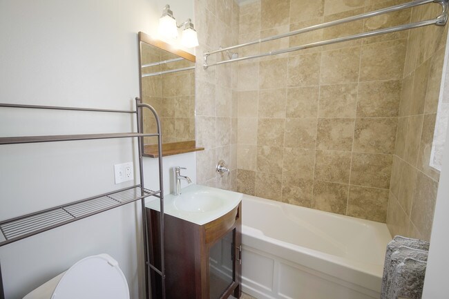 Foto del edificio - 4611 N Dover St