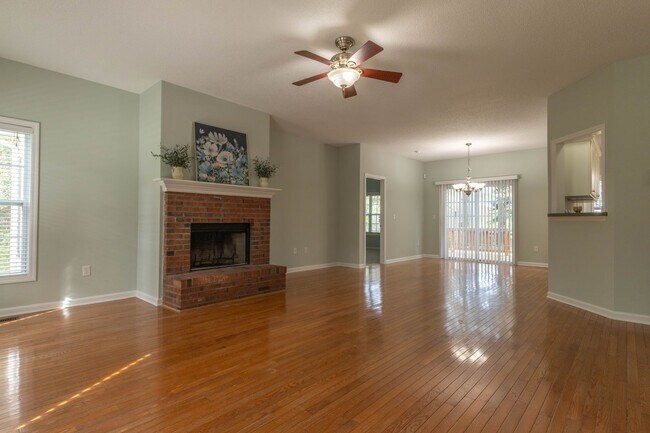 Foto del edificio - Available Now in Chadwick Shores