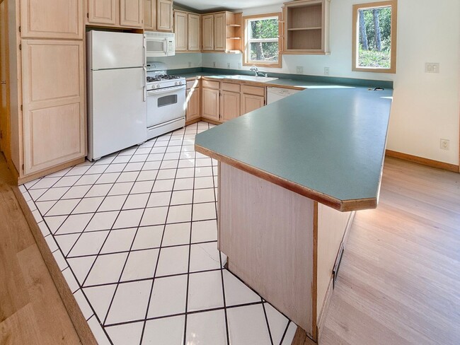 Foto del edificio - Newly renovated French Creek Home! Updates...