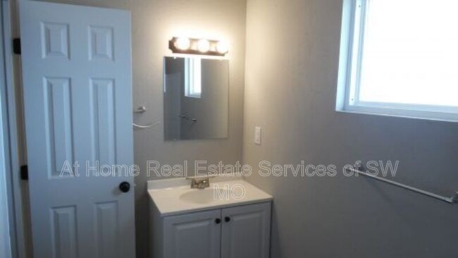 Foto del edificio - 930 S Campbell Ave