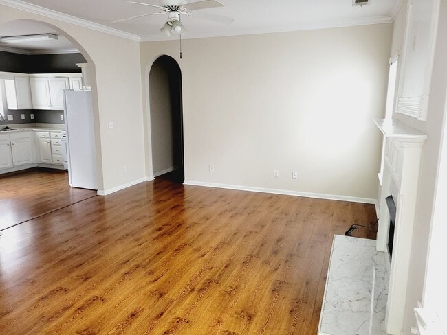 Building Photo - 5295 Cottage Ln