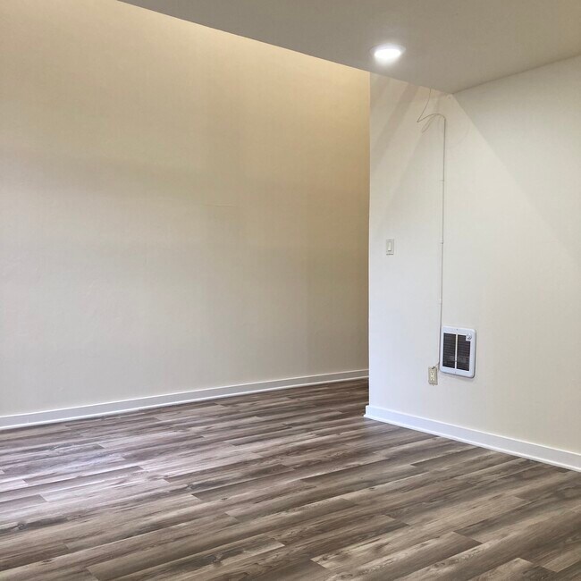 lower level loft - 468 Fell St