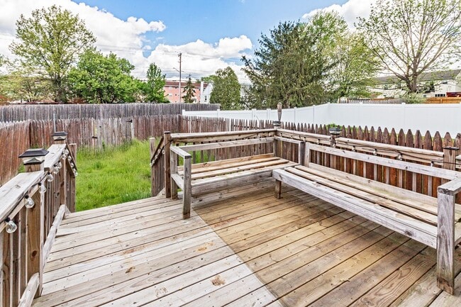 Building Photo - 9 Richeson Dr