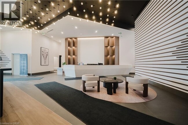 Building Photo - 1037 The Queensway