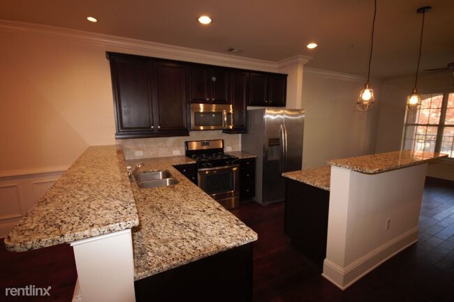Foto del edificio - 2151 Peachford Rd