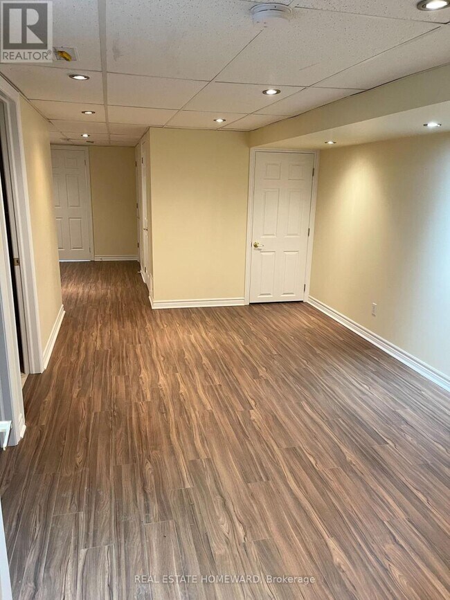 Building Photo - 169 Carlaw Ave