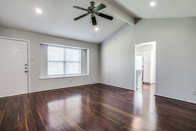 Foto del edificio - Move-In Ready Home with Fresh Updates and ...