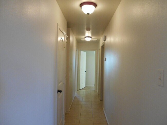 Building Photo - 6710 Oakridge Ave