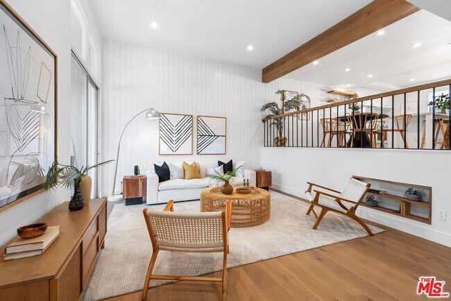 Building Photo - 4801 La Villa Marina